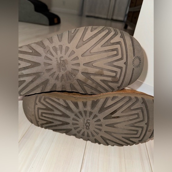 Ugg Bailey Button Chestnut (8) - Picture 10 of 10